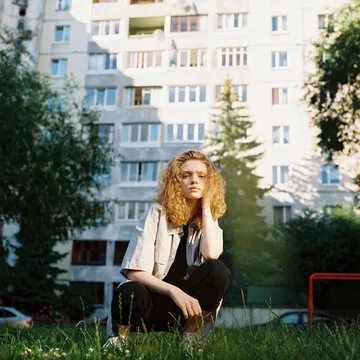 App 界面预览与品牌视觉